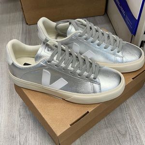 Silver Veja size 9W 40eu
